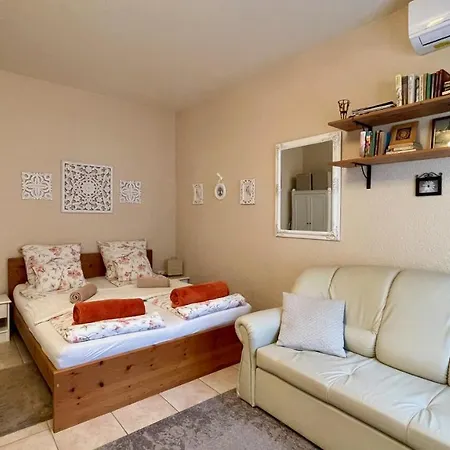 Naposdombi Apartment