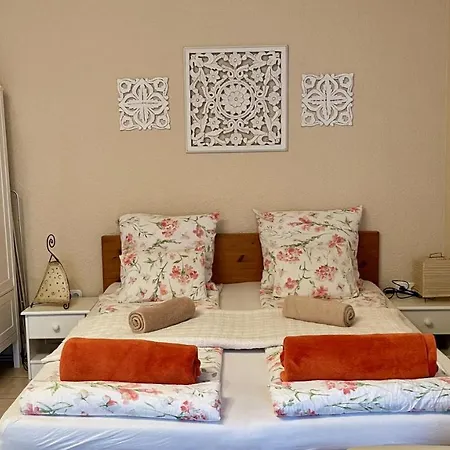 Naposdombi Apartment